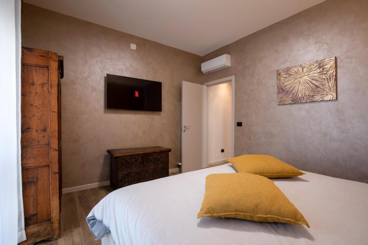 La Lupa Apartment - In The Heart Of Aosta With Car Box Eksteriør billede
